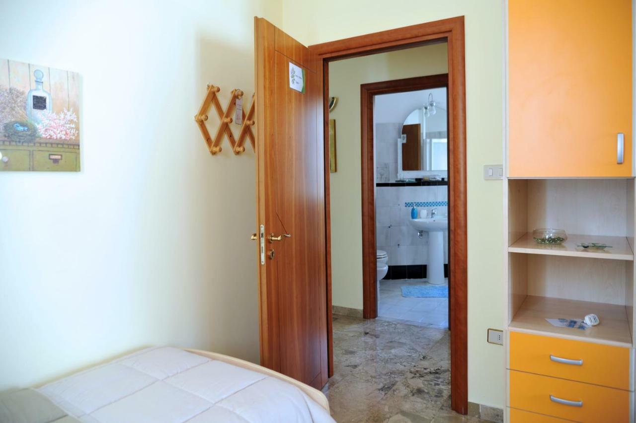 B&B Gelsomino โนโต ภายนอก รูปภาพ